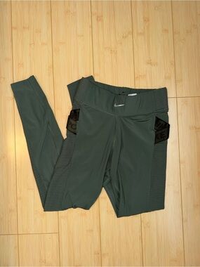 Nike AeroAdapt Women’s Athletic Leggings - Green - Size M